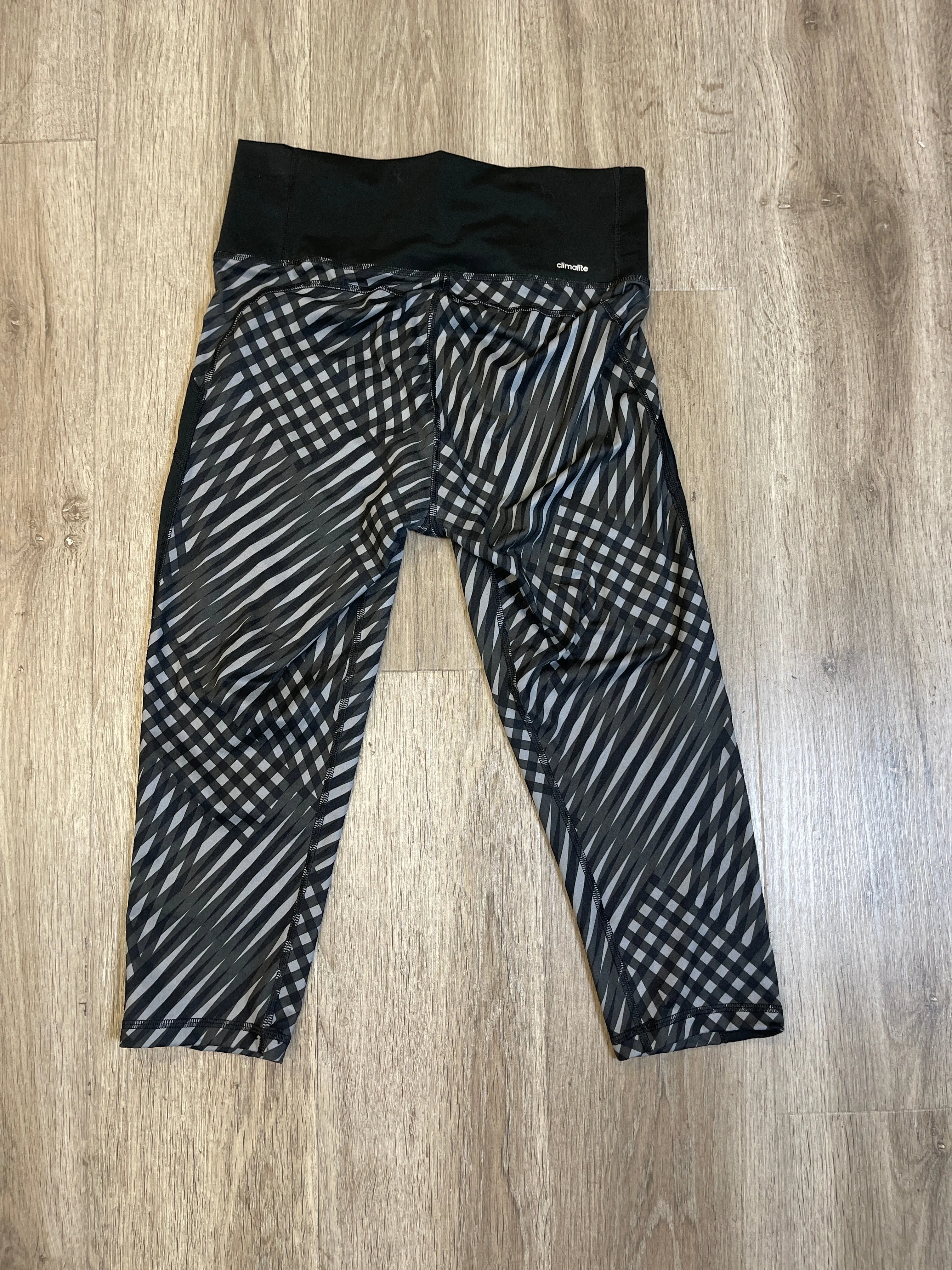 Athletic Legging Capris  By Adidas  Size: M