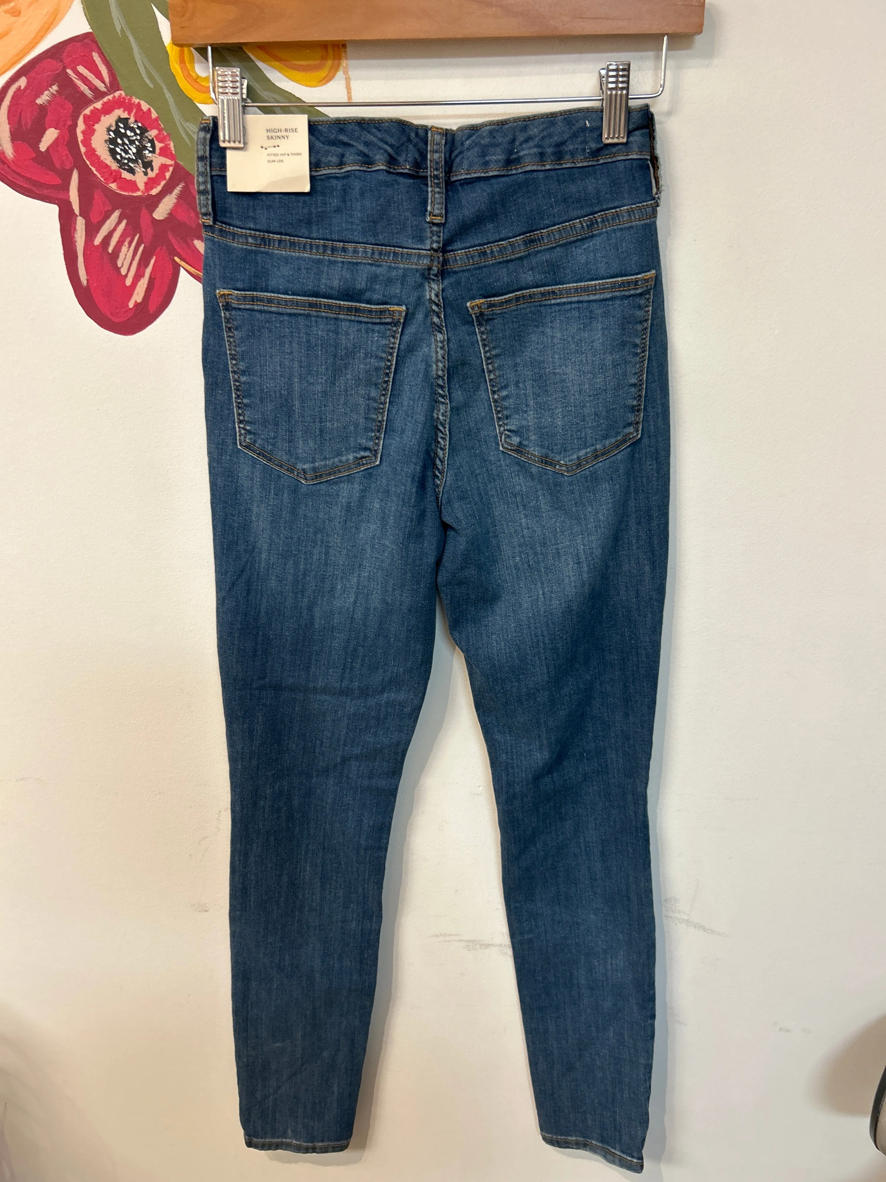 New Universal Thread High Rise Skinny Jeans, 00