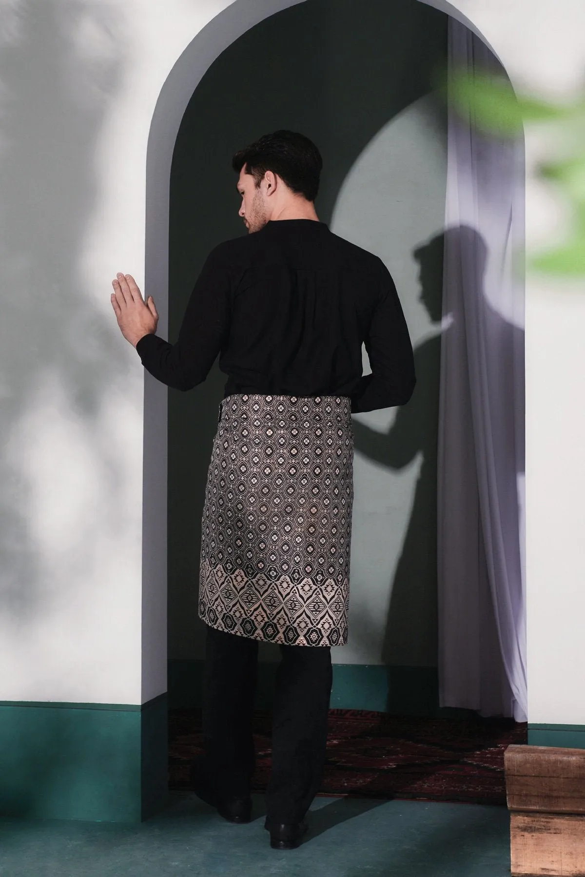 The Bayang Men Baju Melayu Top - Black