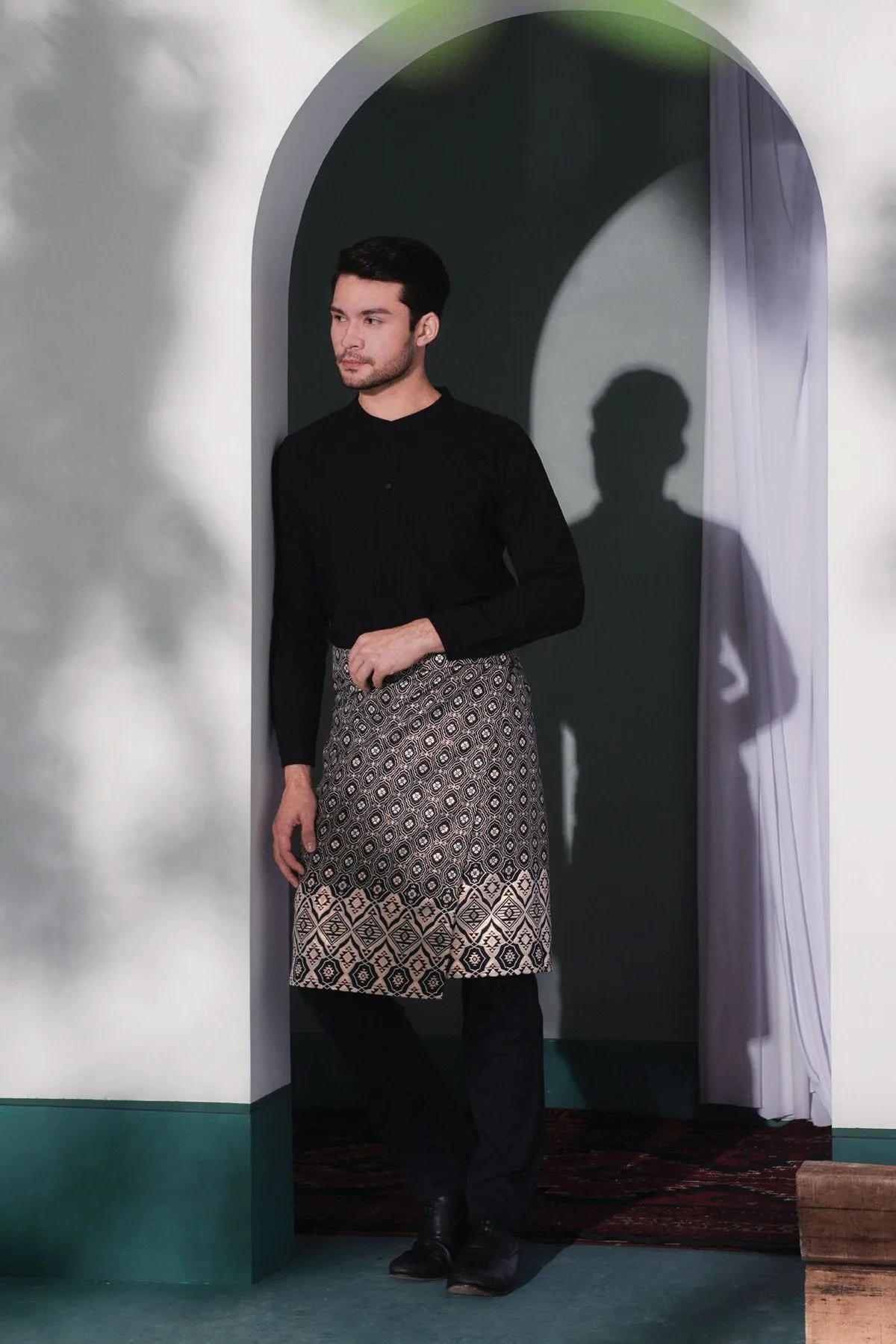 The Bayang Men Baju Melayu Top - Black