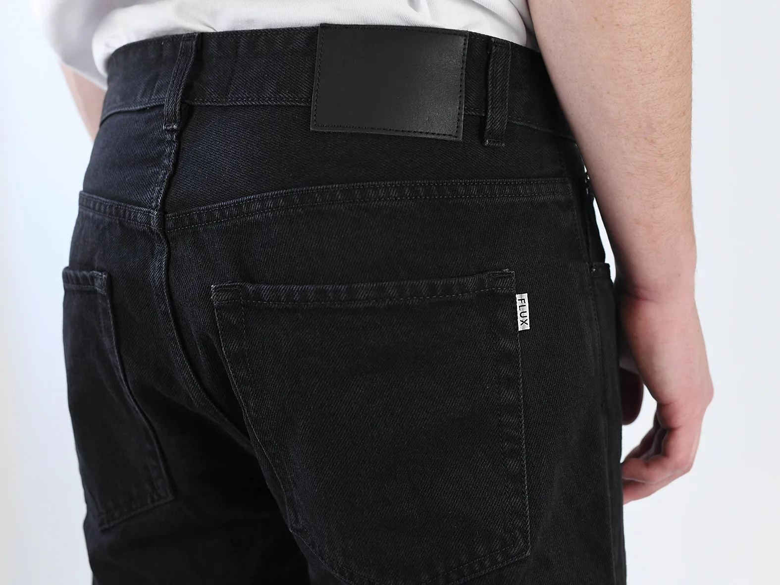 WOODLAND REG/ SLIM. BLACK ON BLACK